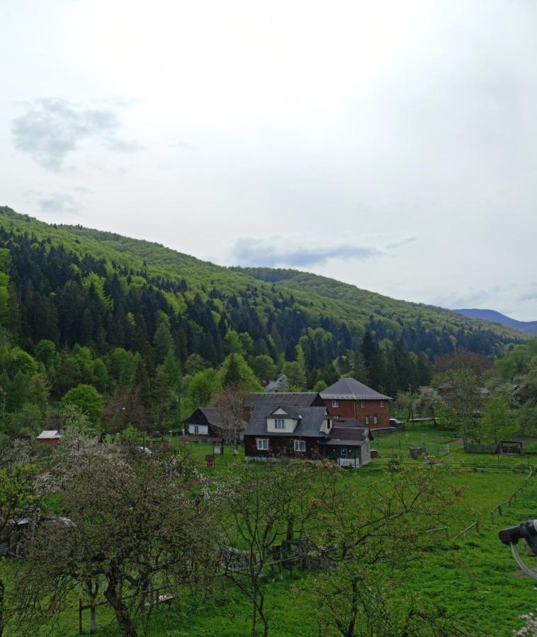 Гостьовий Двір Yaremche Exterior foto